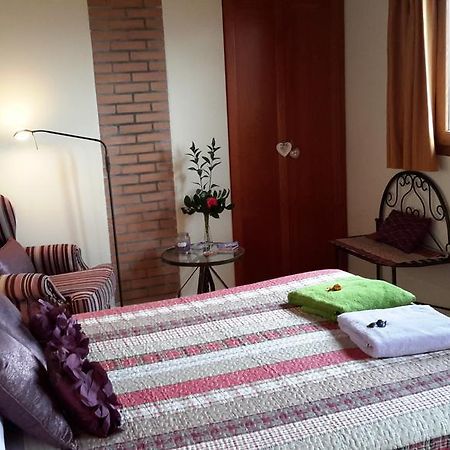 La Trucha Del Arco Iris Bed & Breakfast El Acebo de San Miguel Dış mekan fotoğraf