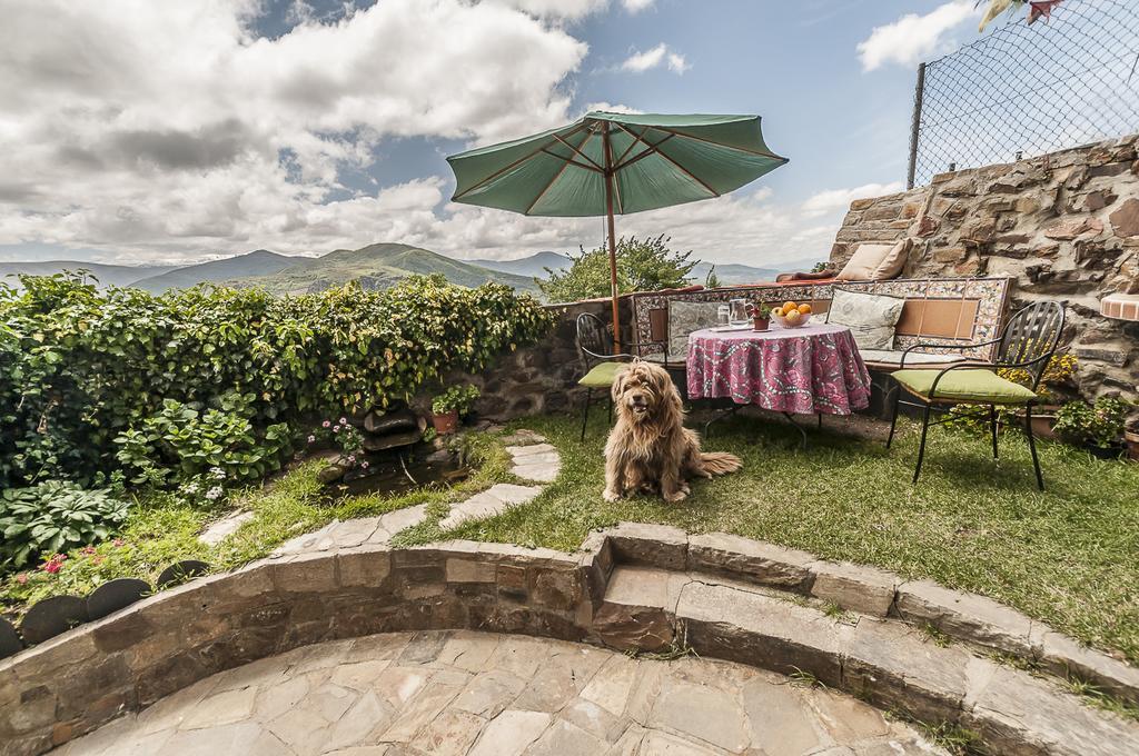 La Trucha Del Arco Iris Bed & Breakfast El Acebo de San Miguel Dış mekan fotoğraf