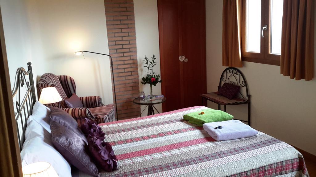 La Trucha Del Arco Iris Bed & Breakfast El Acebo de San Miguel Dış mekan fotoğraf