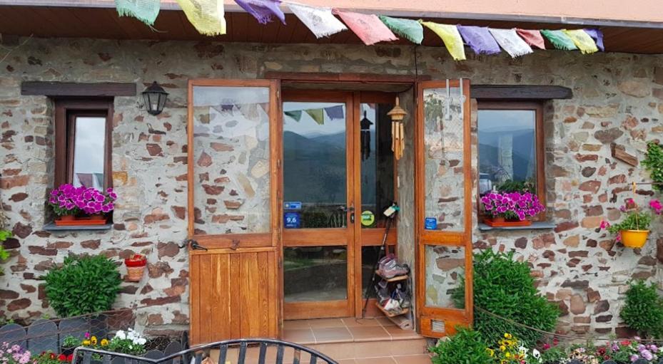 La Trucha Del Arco Iris Bed & Breakfast El Acebo de San Miguel Dış mekan fotoğraf